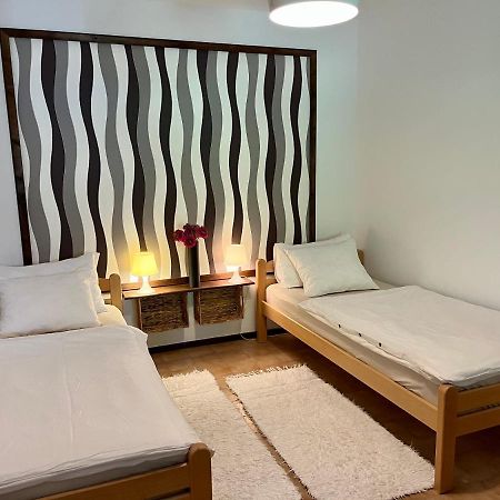 קרס Apartmani Zora מראה חיצוני תמונה