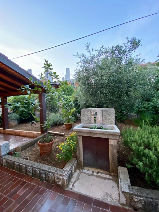 קרס Apartmani Zora מראה חיצוני תמונה