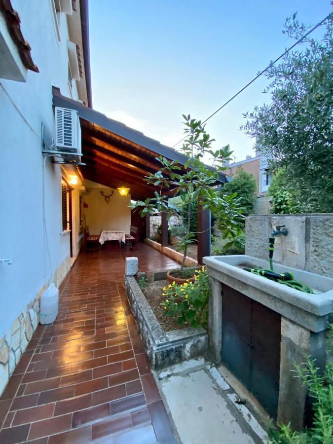 קרס Apartmani Zora מראה חיצוני תמונה